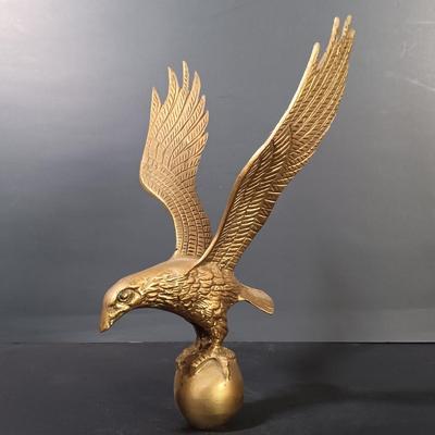 LOT 195: 1876 Philadelphia Centennial Exhibition Visitors Guide w/ Brass Eagle Flag Topper, Bailey Banks & Biddle Co. Miniature...