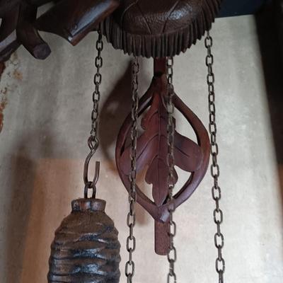 LOT 199: Vintage 'Hunter's Trophies' Cuckoo Clock