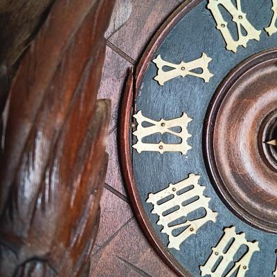 LOT 199: Vintage 'Hunter's Trophies' Cuckoo Clock