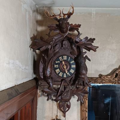 LOT 199: Vintage 'Hunter's Trophies' Cuckoo Clock