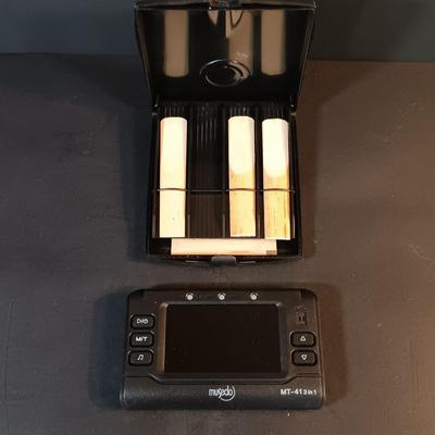 LOT 204: Jean Paul CL-31551 Clarinet with Case and Accessories