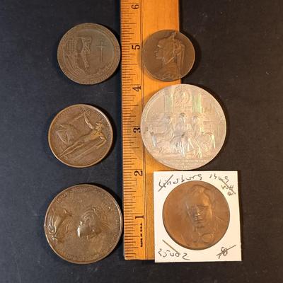 LOT 214: Set of (8) Commemorative Coins- 1933 Chicago World's Fair, 1915 Panama-Pacific, Hudson-Fulton & More