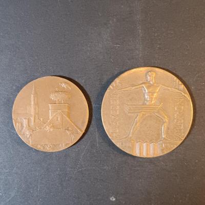 LOT 214: Set of (8) Commemorative Coins- 1933 Chicago World's Fair, 1915 Panama-Pacific, Hudson-Fulton & More