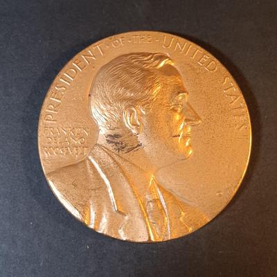LOT 216: Set of (6) Bronze Medals- Jonas E. Salk, Robert Frost, FDR & More