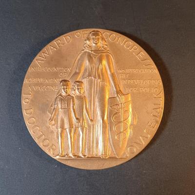 LOT 216: Set of (6) Bronze Medals- Jonas E. Salk, Robert Frost, FDR & More