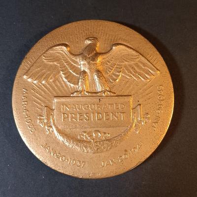 LOT 216: Set of (6) Bronze Medals- Jonas E. Salk, Robert Frost, FDR & More