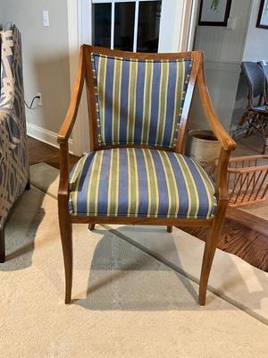 L623 Upholstered Wooden Frame Arm Chair