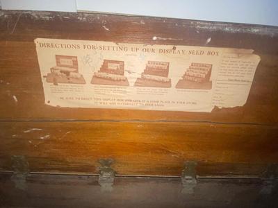 VINTAGE WOODEN DISPLAY SEED BOX