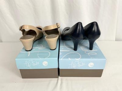 Lot B 463 Two Pair of Life Stride Ladies Shoes Tan & Blue (size 9)