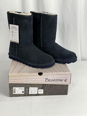 Lot A 470 NIB Bearpaw Elle Short Navy Suede Boot (size 9)