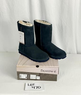 Lot A 470 NIB Bearpaw Elle Short Navy Suede Boot (size 9)