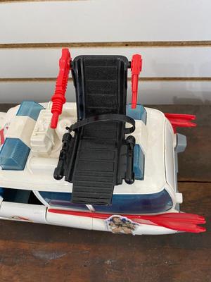 ECTO-1 1984 KENNER VINTAGE "THE REAL GHOSTBUSTERS" CAR