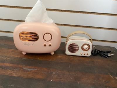 RETRO RADIO TISSUE HOLDER AND MINI BLUETOOTH RADIO MP3 PLAYER