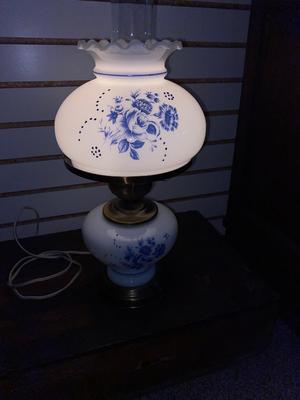 GONE WITH THE WIND HURRICANE LAMP/PARLOR LAMP