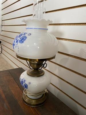 GONE WITH THE WIND HURRICANE LAMP/PARLOR LAMP