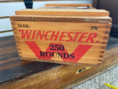 WINCHESTER 250 ROUND 12 GAUGE AMMO BOX