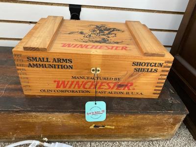 WINCHESTER 250 ROUND 12 GAUGE AMMO BOX