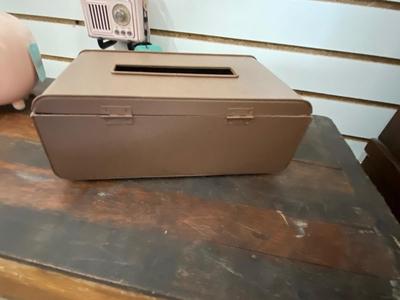 RETRO LIKE RADIO TISSUE BOX HOLDERS AND MINI BLUETOOTH RADIO