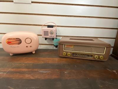RETRO LIKE RADIO TISSUE BOX HOLDERS AND MINI BLUETOOTH RADIO