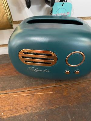 VINTAGE GOLD CLUTCH, MINI BLUETOOTH RADIO/MP3 PLAYER, WINDOW DECAL, TISSUE BOX HOLDER