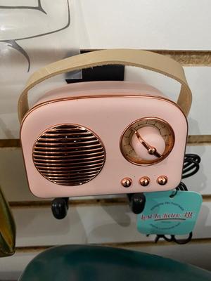 VINTAGE GOLD CLUTCH, MINI BLUETOOTH RADIO/MP3 PLAYER, WINDOW DECAL, TISSUE BOX HOLDER
