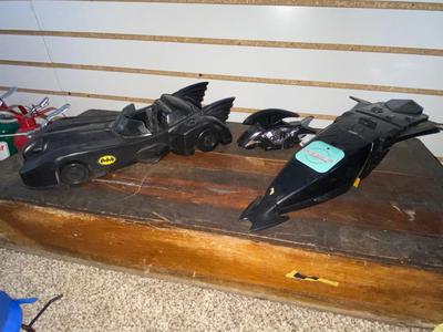 1989 DC COMICS TOYBIZ BATMOBILE, 1990 KENNER BATJET