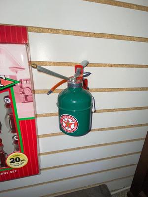 TEXACO LIGHT SET AND OIL CAN