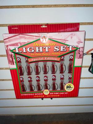 TEXACO LIGHT SET AND OIL CAN