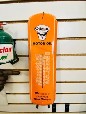 SINCLAIR OIL CAN, OILZUM THERMOMETER, CAST IRON HAND POINTING A FINGER