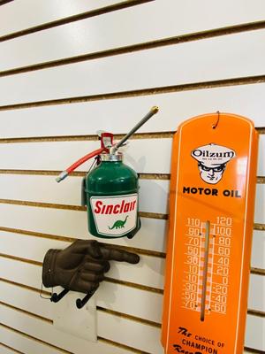 SINCLAIR OIL CAN, OILZUM THERMOMETER, CAST IRON HAND POINTING A FINGER