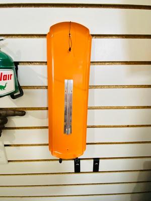 SINCLAIR OIL CAN, OILZUM THERMOMETER, CAST IRON HAND POINTING A FINGER