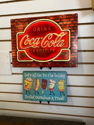 COLLECTIBLE TIN SIGNS