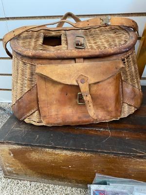 VINTAGE FISHING CREEL AND LITTLE WOODEN STOOL
