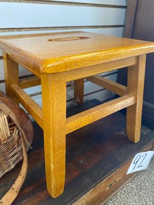 VINTAGE FISHING CREEL AND LITTLE WOODEN STOOL