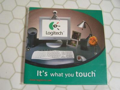 Logitech cordless mouse. Looks like new/unused.