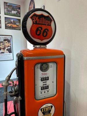 AUTHENTIC RETRO PHILLIPS 66 GAS PUMP WITH GLOBE
