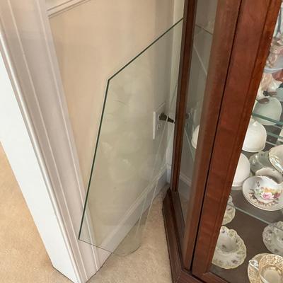 D1173 Large Glass Shelf Mahogany Curio Cabiner