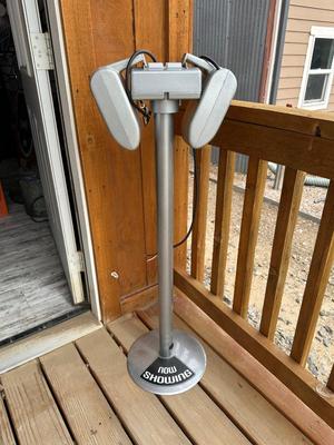 GENUINE DRIVE IN MOVIE SPEAKERS ON A POLE