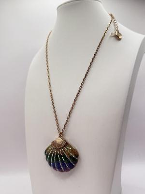 LOT 340J: Betsey Johnson Gold Tone Shell Pendant Necklace (21”)