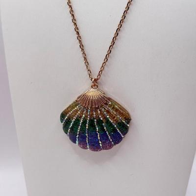 LOT 340J: Betsey Johnson Gold Tone Shell Pendant Necklace (21”)