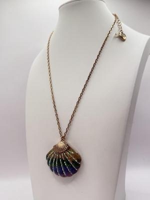 LOT 340J: Betsey Johnson Gold Tone Shell Pendant Necklace (21”)