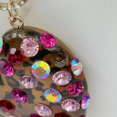 LOT 341J: Betsey Johnson Gold Tone Heart Pendant Necklace (needs repair)