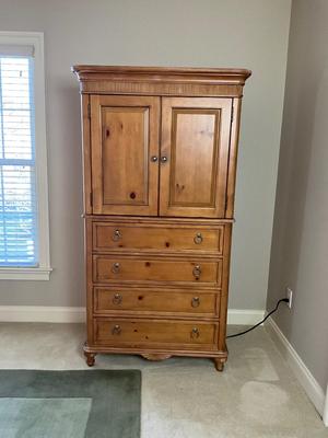 UBL633 Drexel Four Drawer Entertainment Center