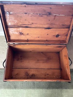 UBL639 Antique Pine Trunk