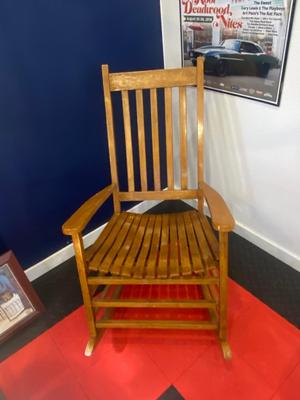 NICE BIG ROCKING CHAIR