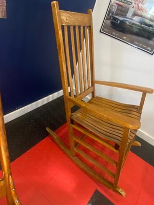 NICE BIG ROCKING CHAIR