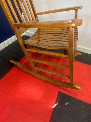 NICE BIG ROCKING CHAIR