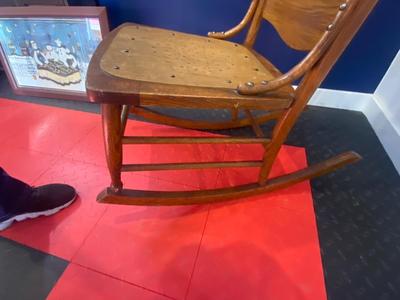 ANTIQUE ROCKING CHAIR
