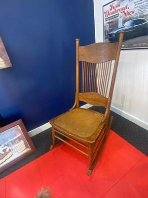 ANTIQUE ROCKING CHAIR