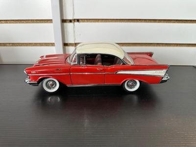 DIE-CAST '57 CHEVROLET MODEL CAR
